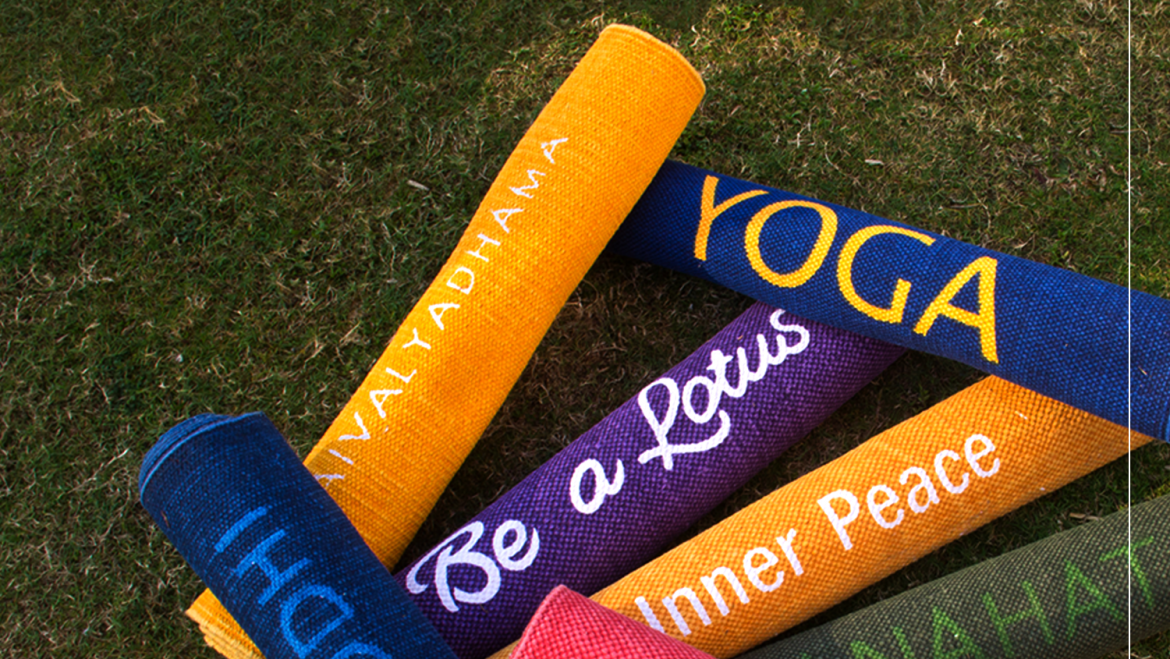 The Differences Between Cotton Yoga Mats and Other Contemporary Yoga Mats